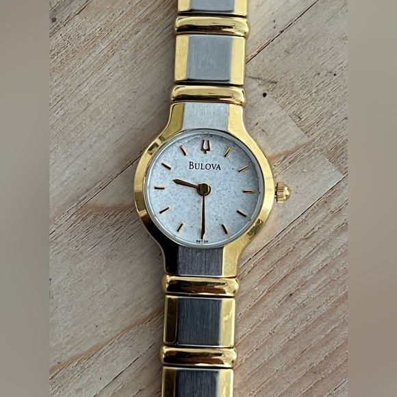 Bulova Ladies Watch Two-Tone Bracelet White Sparkly Dial Gold-Tone Hands Markers main image 7